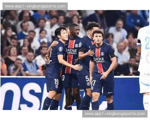 法甲赛场观察 巴黎圣日耳曼前场逼抢触发点更为靠前